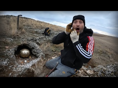 The magnificent treasure unearthed from inside the ancient rock is dazzling !!!