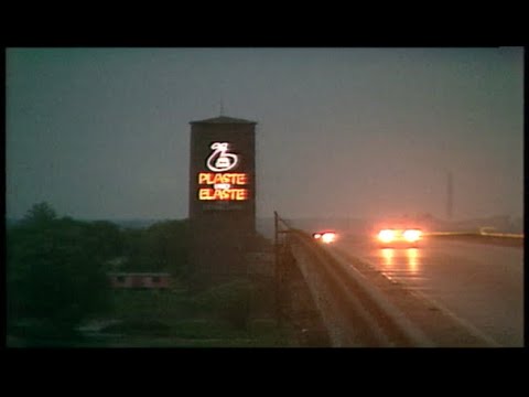 Plaste Und Elaste oder die Ikonen des Sozialismus. Eine DDR Dokumentation aus der jungen Wendezeit.