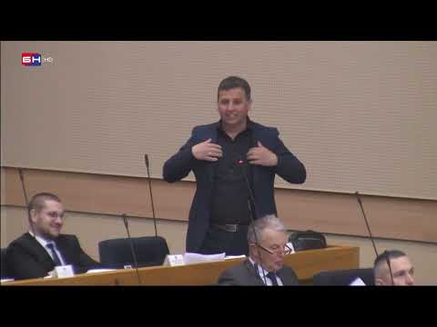 Vukanović: Stevandić je u talu sa kladionicama, pa bi samo tu da ostavi dozvoljeno pušenje