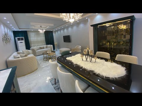 شماعات ملابس العروسه بلون الذهب 👑 اول مره أشوفها عند عروسه 👰 وذوق الشقة جدااا راقى تستحق المشاهدة