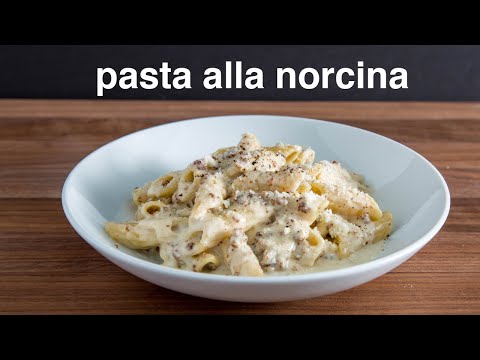 how to make creamy PASTA ALLA NORCINA (pasta with sausage, wine and cream)