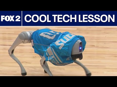 Detroit Lions players join students to learn about cool new tech