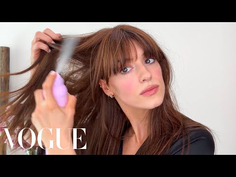 Daisy Edgar-Jones's Long-Lasting Makeup Routine | Beauty Secrets | Vogue