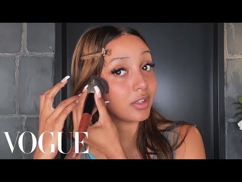 PinkPantheress’s Beyoncé-Inspired Thin Brows Beauty Routine | Beauty Secrets | Vogue