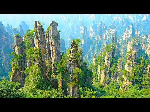 Nature's Masterpieces: 25 Mind-Blowing World Wonders