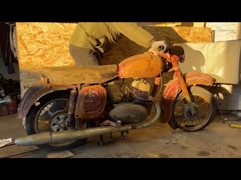Restoring an old, abandoned 1956 JAWA motorcycle - a two-stroke, two-cylinder engine.