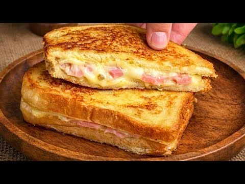 You must try this delicious breakfast - toast with ham and cheese straight from the pan.
