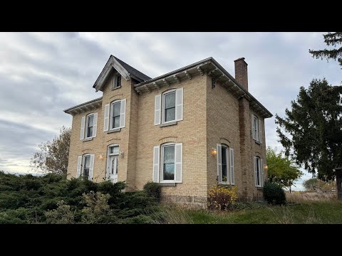 WHAT HAPPENED HERE? Creepy ABANDONED manor built in 1890 (power still on!)