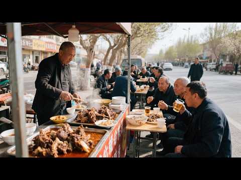 Xinjiang Kashi's tough breakfast  a sheep head with sheep brain for 60 yuan  and free piyaozi with