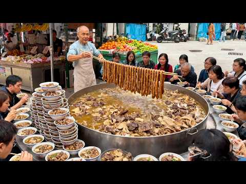 澳门菜场里的牛杂摊，每天能卖200多斤，出摊就排长队#麦总去哪吃