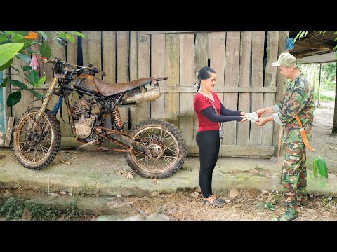 Girl Restores KTM 450 SX-F Off-Road Motorcycle of Demobilized Soldier Who Left It for 18 Years