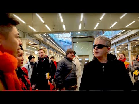 Chinese Communists Interrupt London Piano Player - Brendan kavanagh@DrKBoogieWoogie