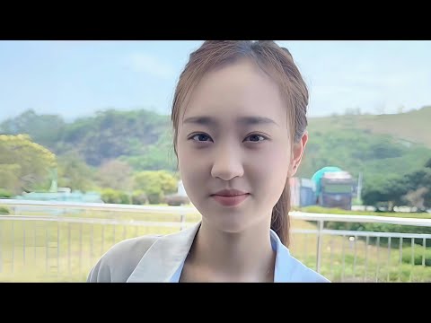 美女服务区接了一个电话，被遗忘在服务区……跑过来向我求助，这个姑娘善良的……