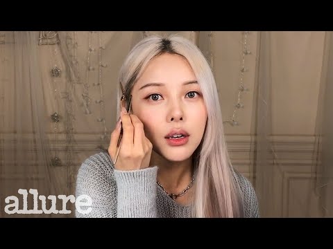 Pony Park's 10 Minute Beauty Routine (Winged Eye and Soft Eyeshadow) | Allure