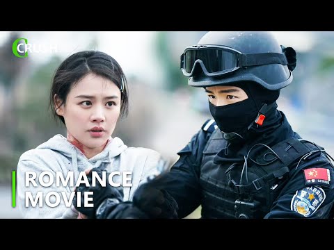 Hunk SWAT risked life to save College Girl from kidnappers—when their eyes met, love began💘#movie