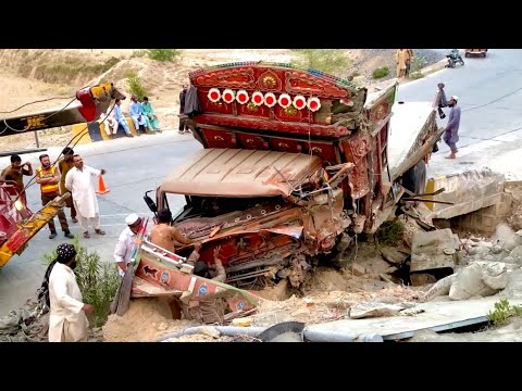 Most Incredible Repair! Mountain-Crashed 10-Wheeler Fully Restored and Back on the Road Again