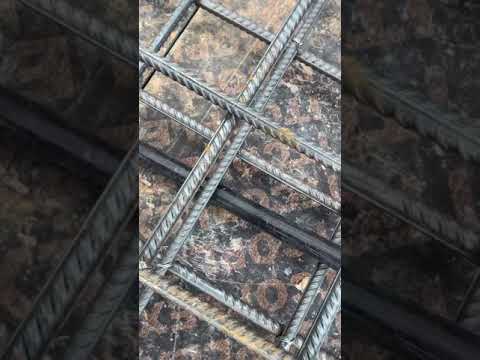 مواسير الكهرباء هل تمدد تحت حديد السقف  ام فوقه ؟ ولماذا ؟