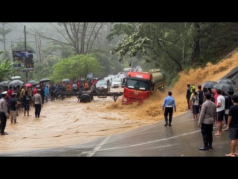 Cuaca Semakin Memburuk Bikin Jalan Banjir, Truk Trailer Siba Surya Gagal Total di Sitinjau Lauik