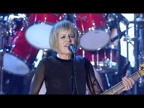 Talking Heads perform "Life During Wartime" at the 2002 Rock & Roll Hall of Fame Induction Ceremony