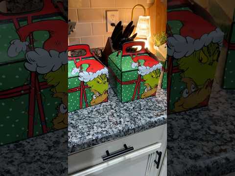 #grinch #mcdonalds #tastetest