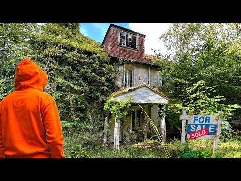 I BOUGHT an ABANDONED HOUSE - 30 Days of Renovation in 30 Minutes Timelapse