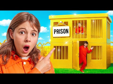 💰 LOCKED UP IN A GOLDEN PRISON! 😱 Can We Escape?