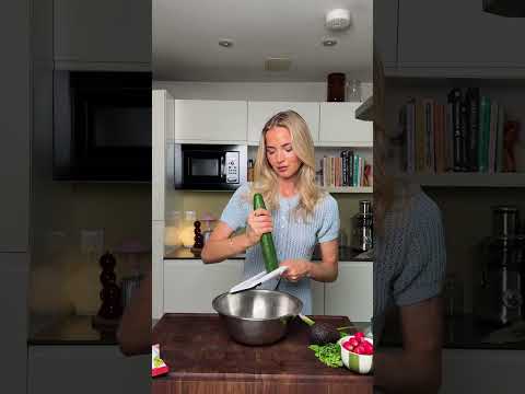 ONE BOWL CHILLI TUNA CRUNCH SALAD