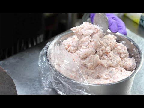 滿滿蝦肉的月亮蝦餅，內容物只有蝦！大火快炒蝦醬料理，只要$120就吃的到！椰汁牛肉 雲醬桂花蛋 蝦醬高麗菜 清蒸檸檬鱸魚 #匡師傅雲南泰緬館