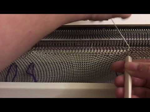 Неотрывный способ частичного вязания горловин,без ступенчатого края.