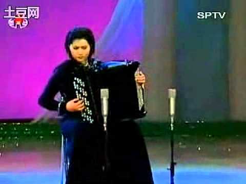 Баянистка из Северной Кореи Ким Хьенг Сон - играет супер!
