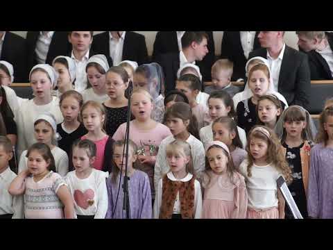 В душе у нас звучит мелодия прекрасная... | Мы самые счастливые