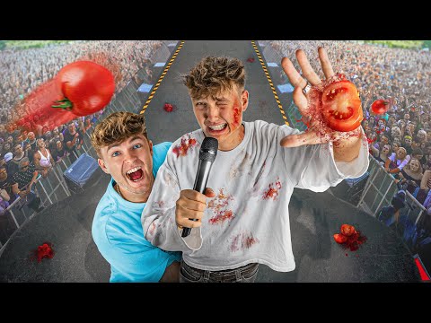 BLAMIERT vor 50.000 Menschen!😳🎤 (HeyvsRay Festival)