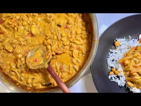 Easy Creamy Coconut Chickpea Curry | Eats With Gasia