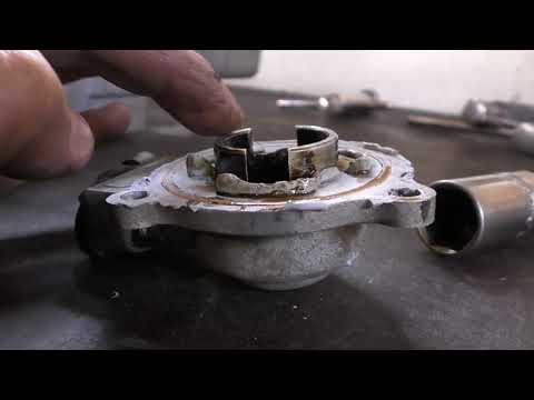 How to eliminate engine knocking (cylinder head) caused by axial displacement of the camshaft.