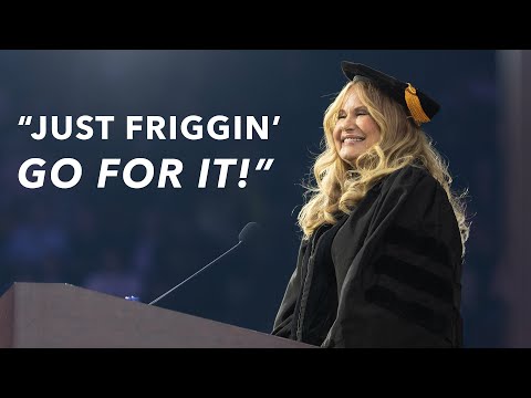 Jennifer Coolidge Delivers Commencement Address to Emerson College 2025 Graduates