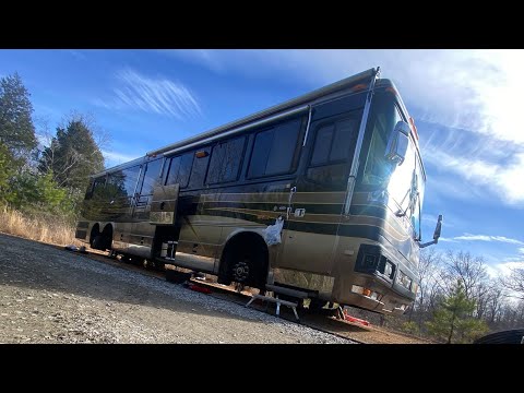 Wanderlodge handles badly. Major suspension work required to make this beauty handle like a dream!