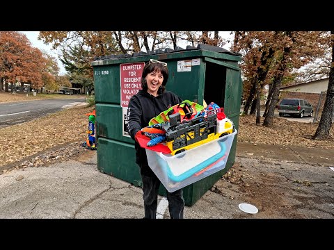 Dumpster Diving – Great Haul for the Holidays!