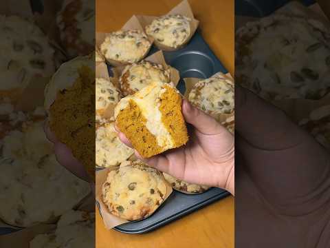 Pumpkin cream cheese muffins 🧸🍂🎃 #pumpkin #muffins #recipe