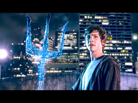 Мальчик обнаружил, что МОЖЕТ ПРЕВРАЩАТЬ ВОДУ во что угодно, и ИСПОЛЬЗУЕТ это умение!