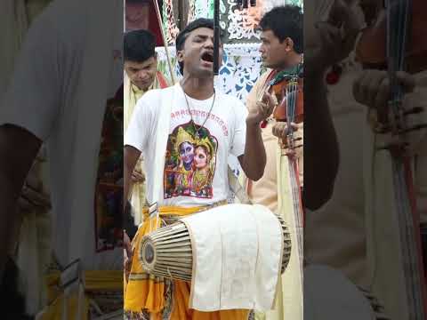 তপু দাদার কণ্ঠে মধুর কৃষ্ণ নাম শ্রবণ করুন!