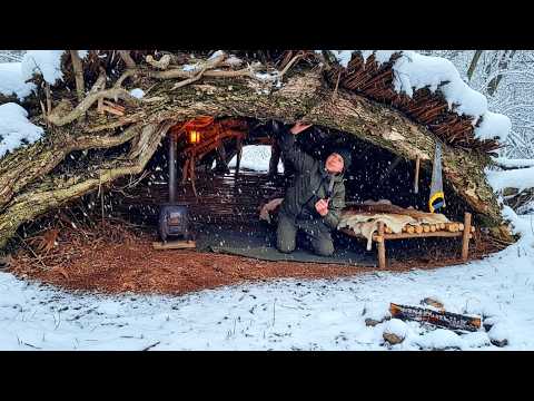 Building a Warm Shelter from Reed, Secret Primitive Bushcraft, Cozy Comfortable Shelter for Survival