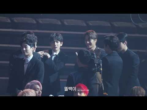 171115_AAA 인기상 배우부분 도경수 호명 후 exo 멤버들♡.♡