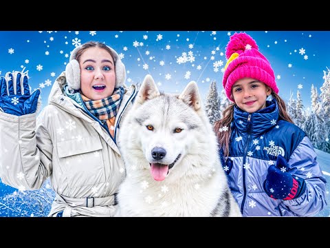 Ruby and Bonnie Santa Claus Village in the Arctic Circle VLOG