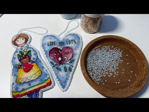 Оформление пластиковых игрушек с бисером