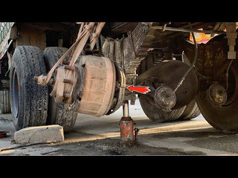 Over Load Truck Rear AXLE Tube Breaks Down || How to Repair Broken Axle on the road