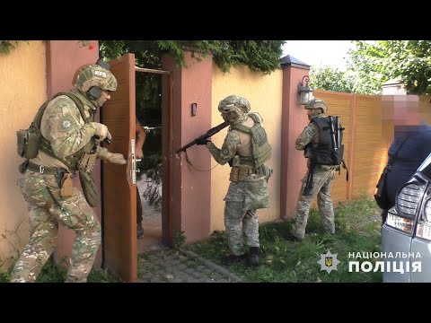 Mykolaiv police officers detained a group of elite car thieves