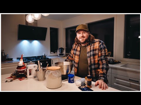 The Whole Town Attends this Annual Event in -20°C (-4°F) | My boyfriend bakes a cake for Vlogmas 7