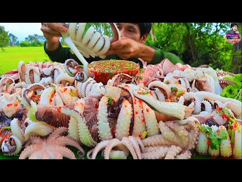 หนวดหมึกยักษ์จิ้มซีฟู๊ดแกล้มผักสดแซ่บคักอีหลีครับพี่น้องMUKBANG EATING SHOW#โก้อีสานพาแดก 