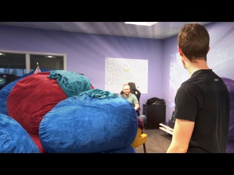 Building the ULTIMATE Desk Fort!