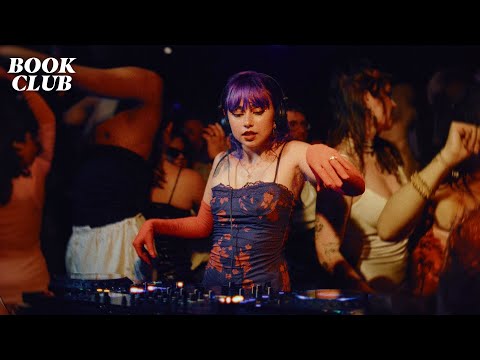 Groovy Disco and R&B Mix at a New York Mansion Party | Tinzo